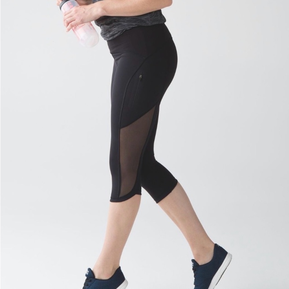 Lululemon Sz 4 crop leggings 17”